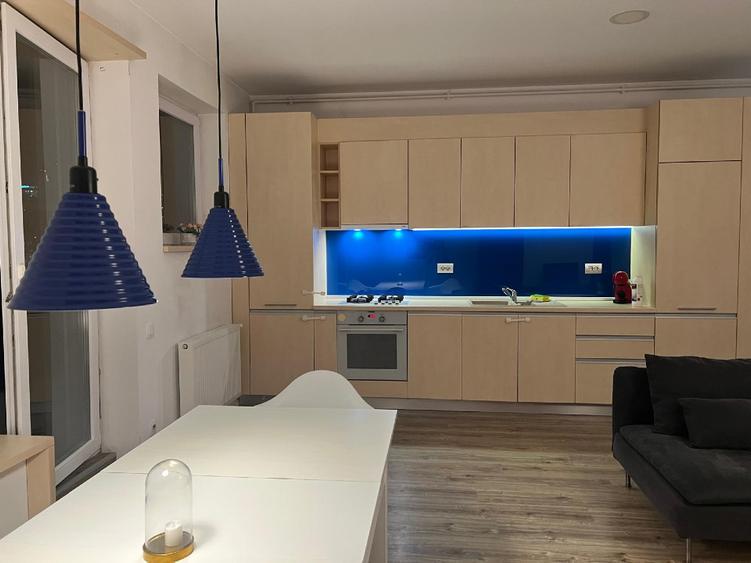 Apartament cu 3 camere decomandat în Floreasca