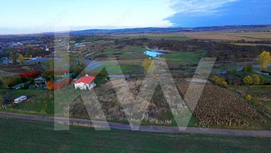 Teren de 4270 mp, în Central