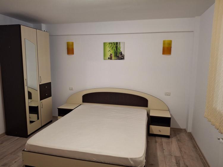 Apartament cu 2 camere decomandat, mobilat în Est