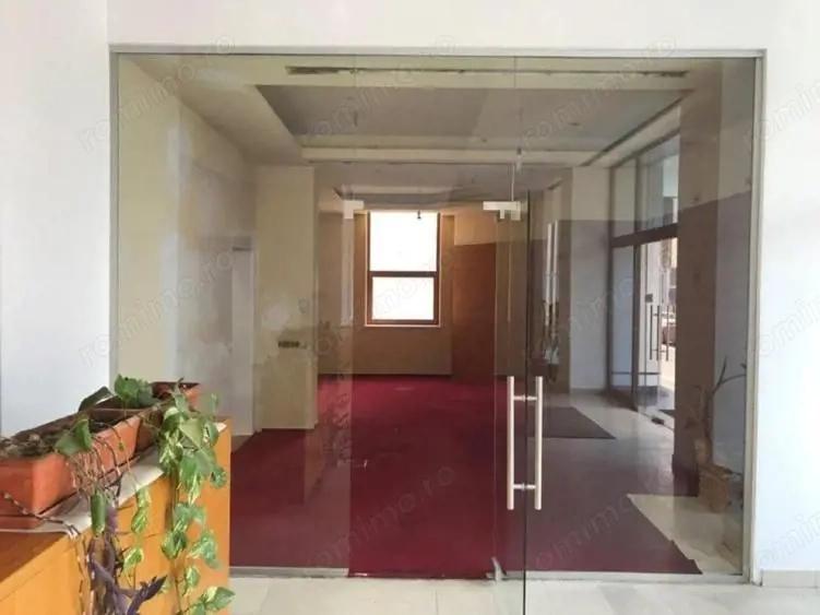 Spațiu comercial, de 1,600 mp, în Unirii