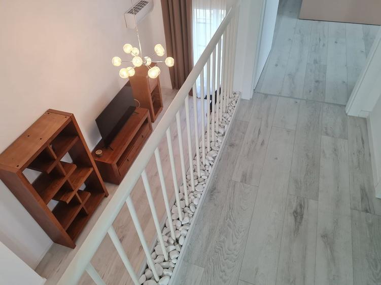 Apartament cu 3 camere decomandat în Barbu Văcărescu