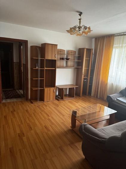 Apartament cu 2 camere semidecomandat în Bistrița