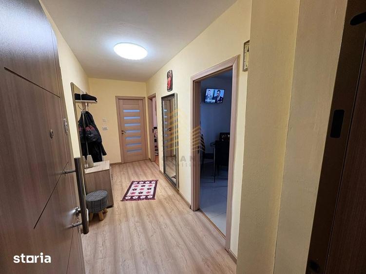 Apartament cu 3 camere în Decebal