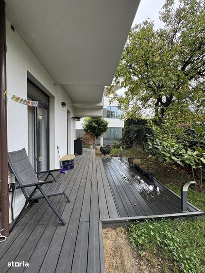 Apartament cu 2 camere, mobilat în Florilor