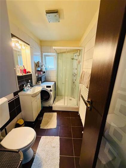 Apartament cu 3 camere semidecomandat, mobilat în Florești