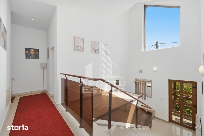 Casă cu 4 camere cu Teren 680 Mp în 6 Vânători