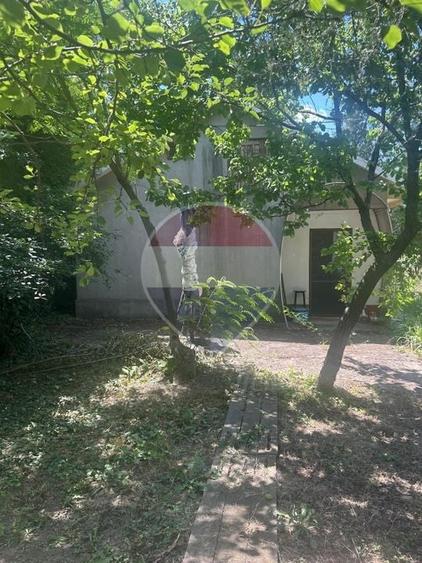 Casă individuală cu 5 camere cu Teren 1129 Mp în Cunești