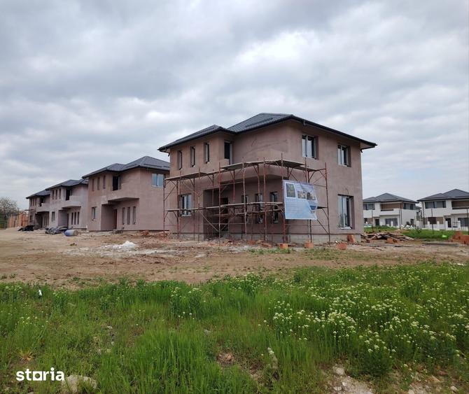 Casă cu 4 camere cu Teren 275 Mp în Chiajna
