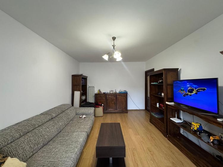 Apartament cu 2 camere decomandat în Aviației