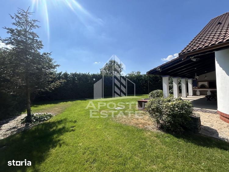 Casă cu 5 camere cu Teren 500 Mp în Sânmihaiu Român
