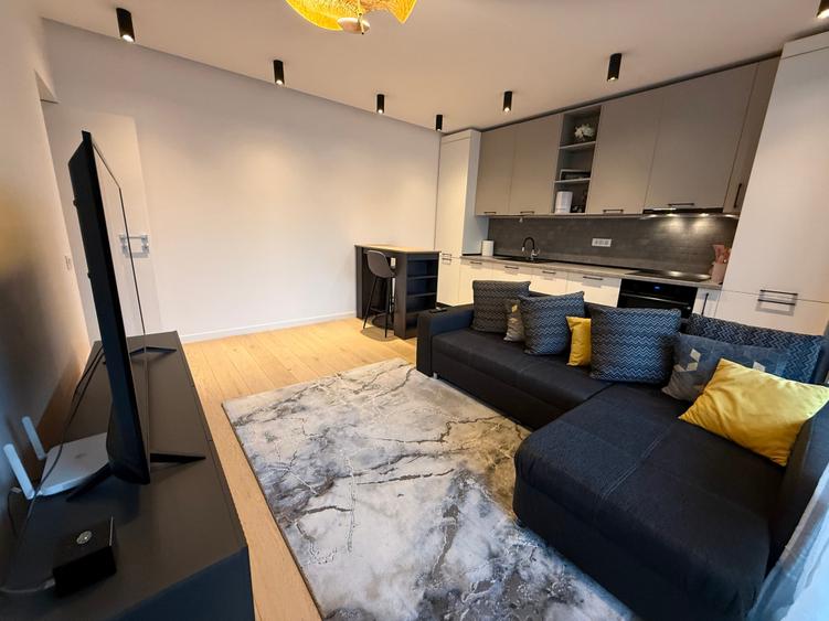 Apartament cu 2 camere decomandat în Aviației