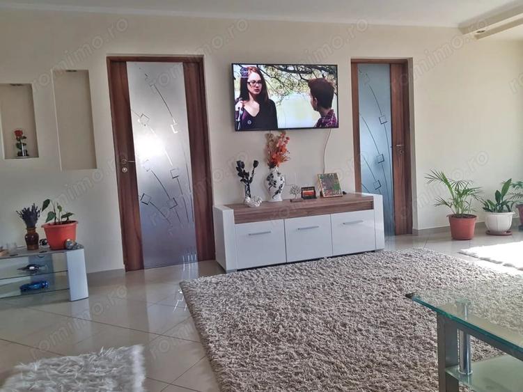 Casă cu 4 camere cu Teren 520 Mp în Sântion