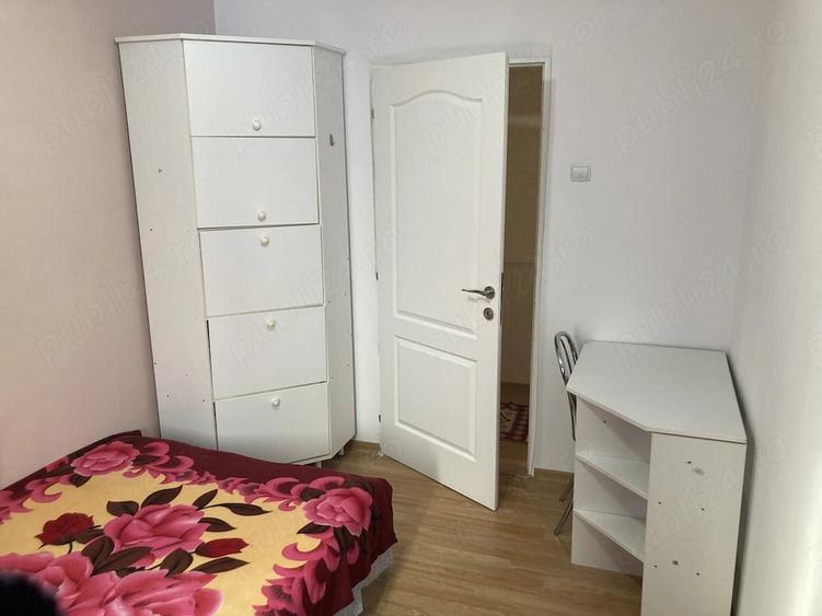 Apartament cu 3 camere semidecomandat în Dacia