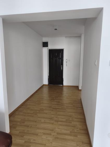 Apartament cu 2 camere semidecomandat în Băneasa
