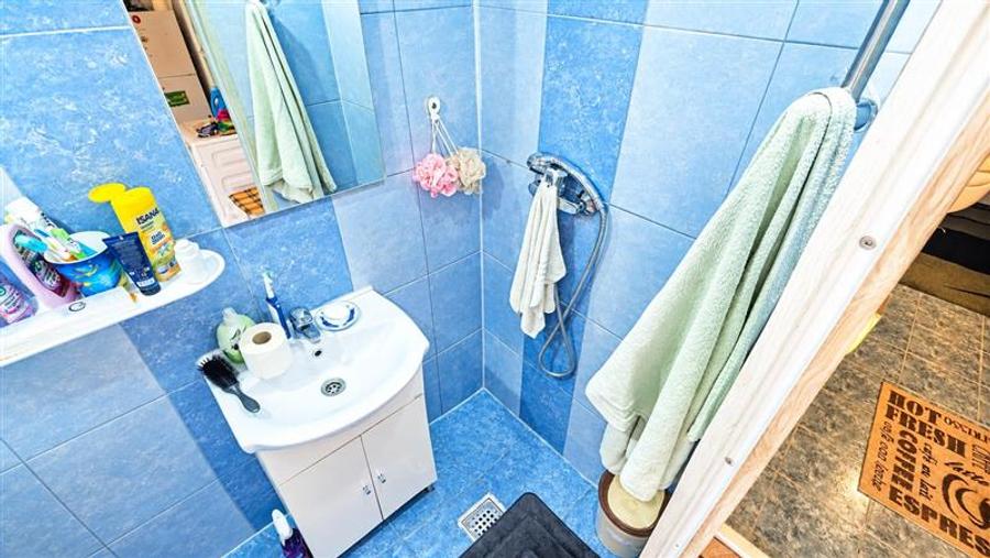 Casă individuală cu 2 camere cu Canalizare în Vest