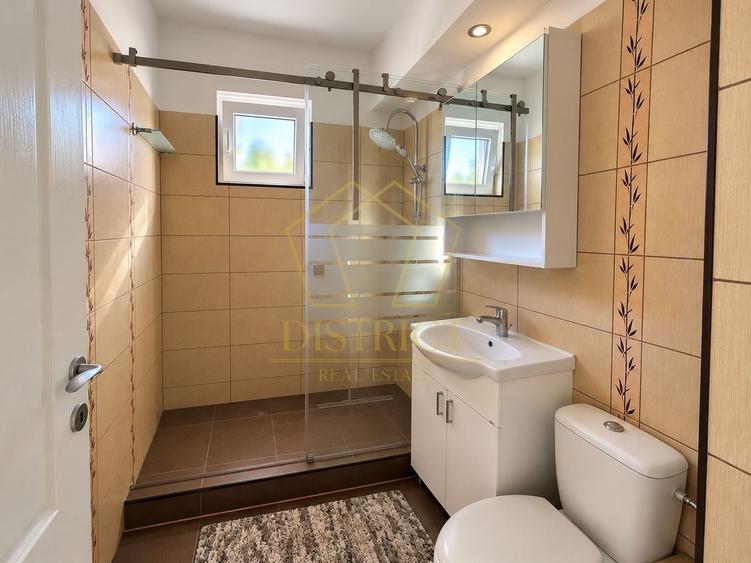Apartament cu 2 camere semidecomandat, mobilat în Central