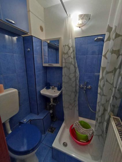 Apartament cu 2 camere nedecomandat în Simeria