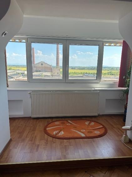 Apartament cu 3 camere decomandat, mobilat în Central