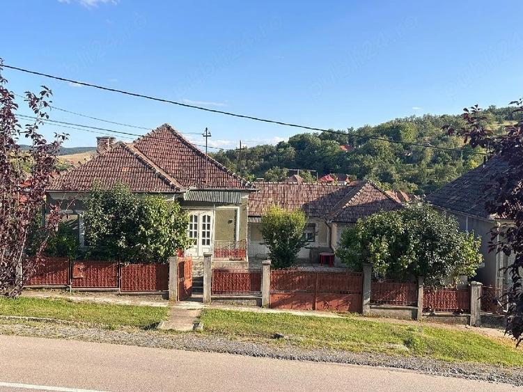 Casă cu 3 camere cu Teren 4 Mp în Sic