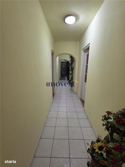 Apartament cu 4 camere în Lucian Blaga