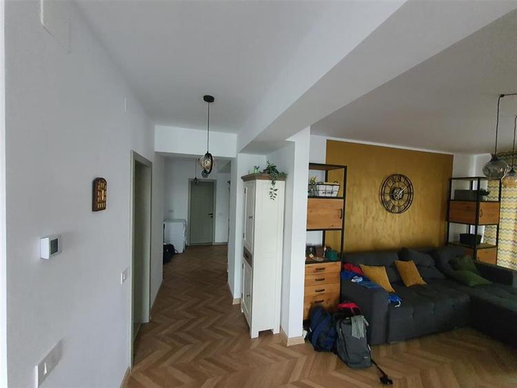 Apartament cu 3 camere decomandat în Decebal