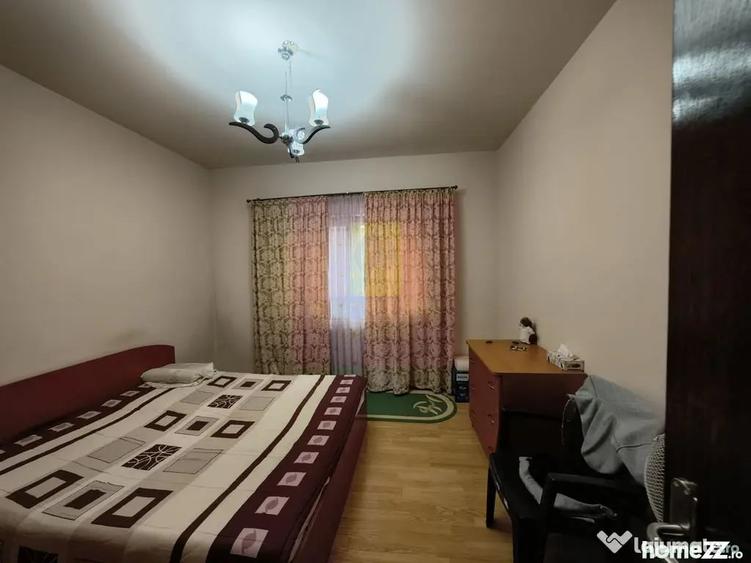 Casă cu 5 camere cu Teren 373 Mp în Afumați