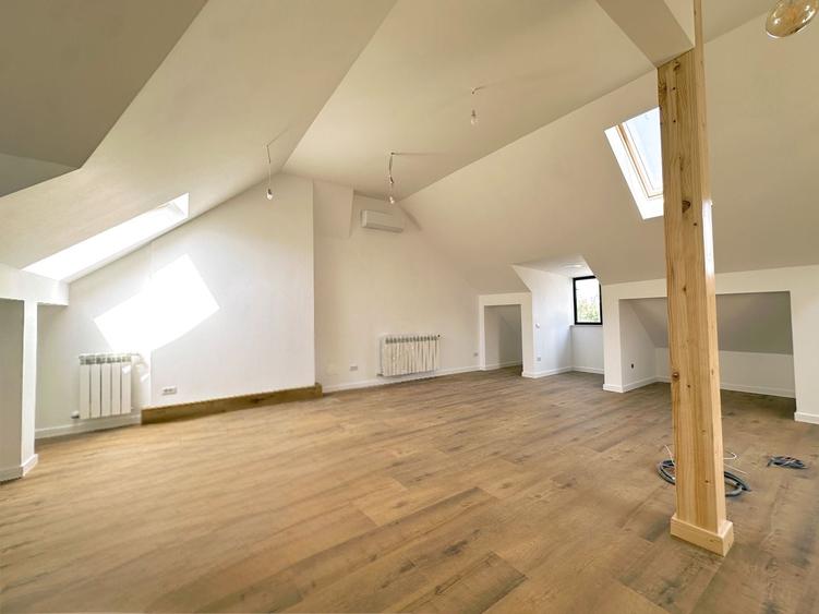 Apartament cu 5 camere decomandat în Floreasca