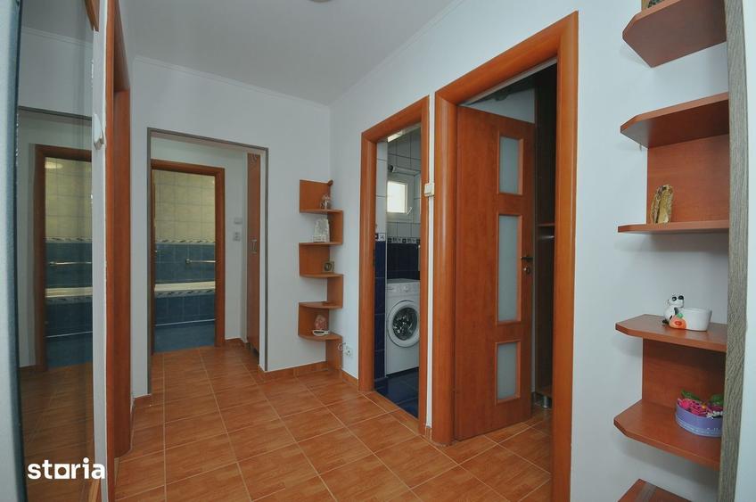 Apartament cu 3 camere decomandat în Drumul Taberei