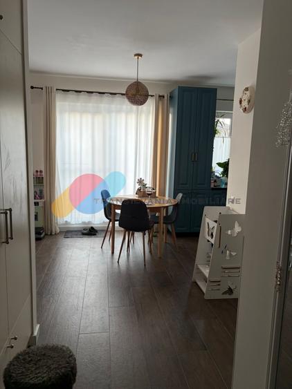 Apartament cu 3 camere semidecomandat în Chinteni