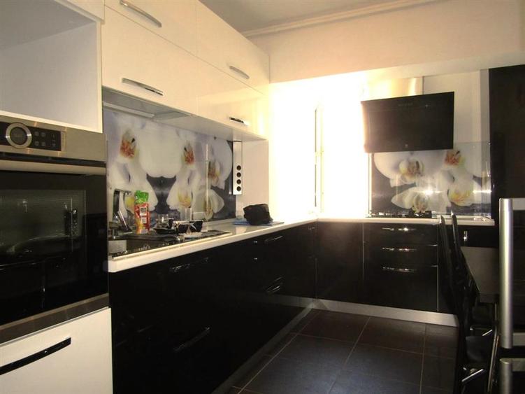 Apartament cu 2 camere decomandat în Micro 4
