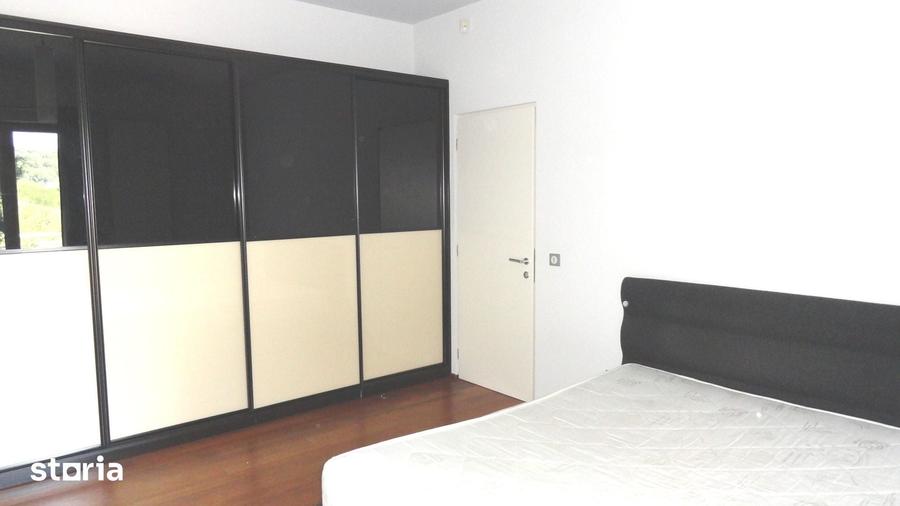 Apartament cu 3 camere în Gruia