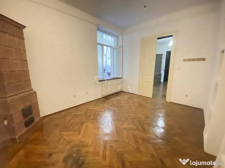 Apartament cu 3 camere semidecomandat în Regina Elisabeta