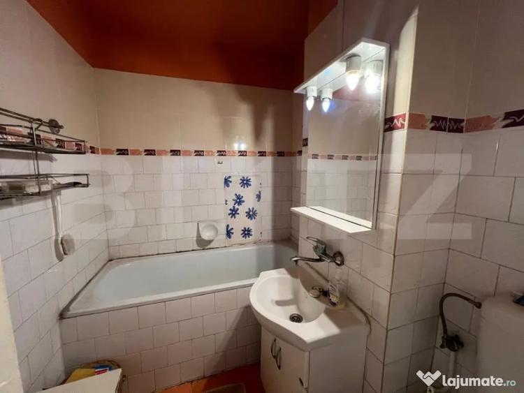 Apartament cu 5 camere decomandat în Semicentral