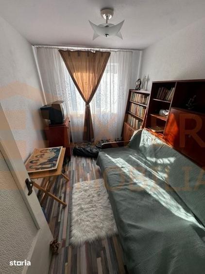 Apartament cu 3 camere semidecomandat în Central