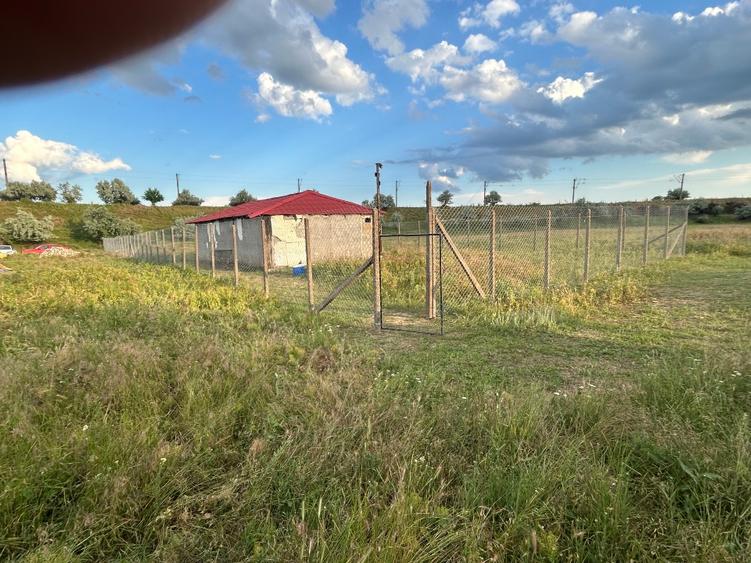 Teren Construcții intravilan de 1000 mp, în Bărboși