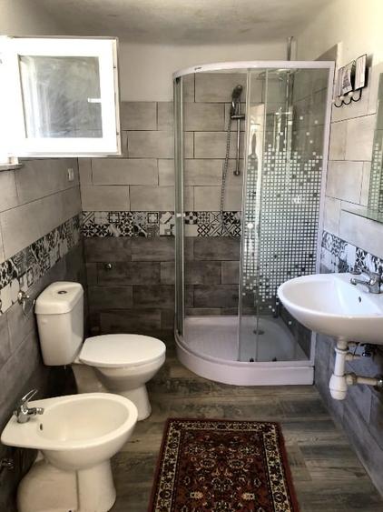 Casă individuală cu 3 camere cu Canalizare în Central
