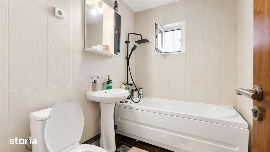 Apartament cu 3 camere decomandat în Nicolina