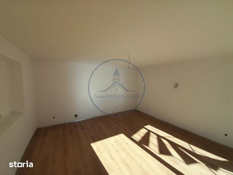 Casă cu 6 camere cu Teren 257 Mp în Independenței
