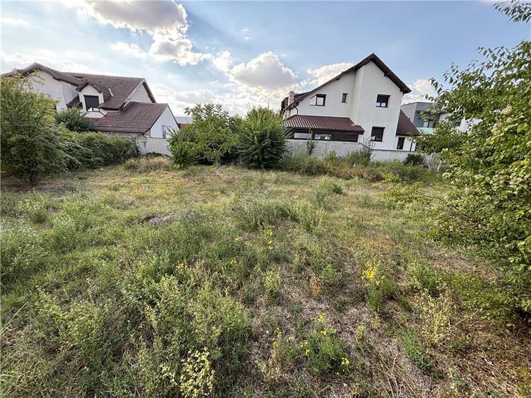 Teren intravilan de 650 mp, în Girocului