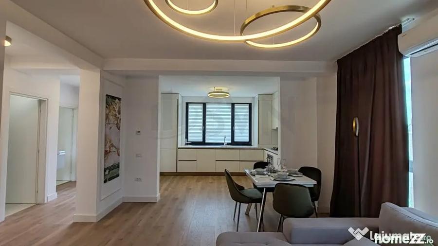 Casă cu 5 camere cu Teren 305 Mp în Domnești