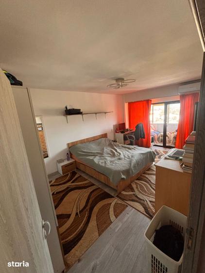 Apartament cu 4 camere, mobilat în Triaj