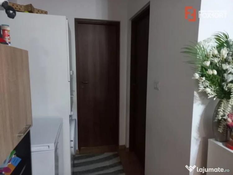 Apartament cu 2 camere decomandat în Exterior Vest