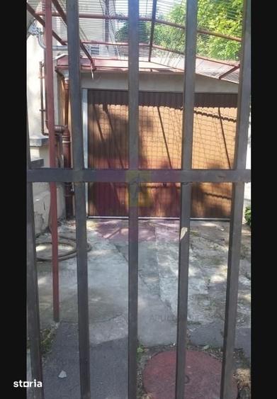 Casă cu 6 camere cu Teren 220 Mp în Drumul Taberei