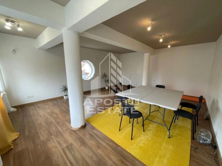 Casă cu 6 camere cu Teren 588 Mp în Lipovei