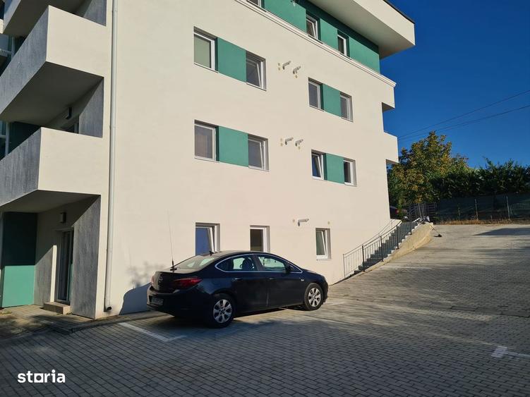 Spațiu comercial, de 36 mp, în Nicolina