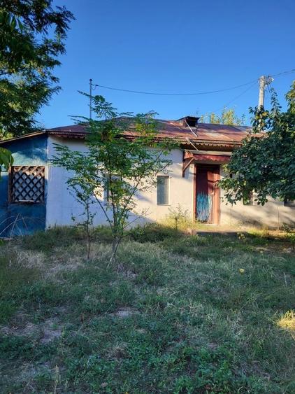 Casă cu 3 camere în Stoenești