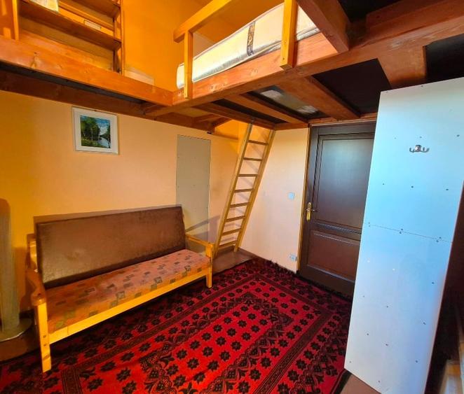Casă individuală cu 3 camere cu Garaj în Dealu