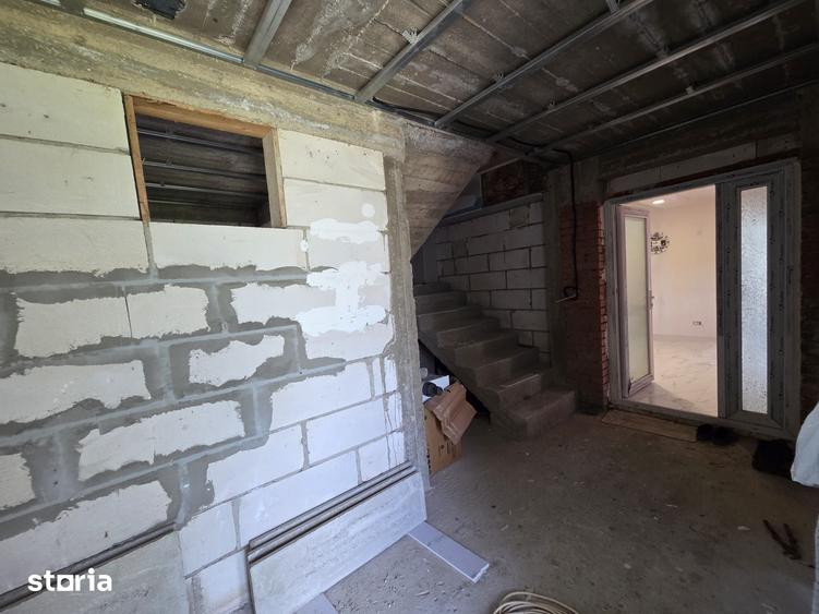 Casă cu 4 camere cu Teren 538 Mp în Priseaca