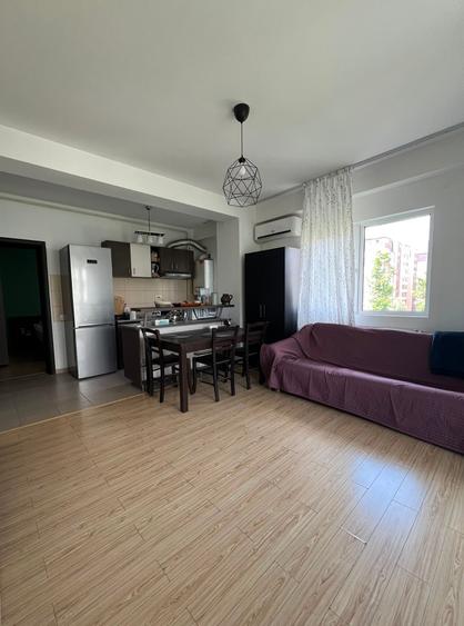 Apartament cu 3 camere decomandat în Militari
