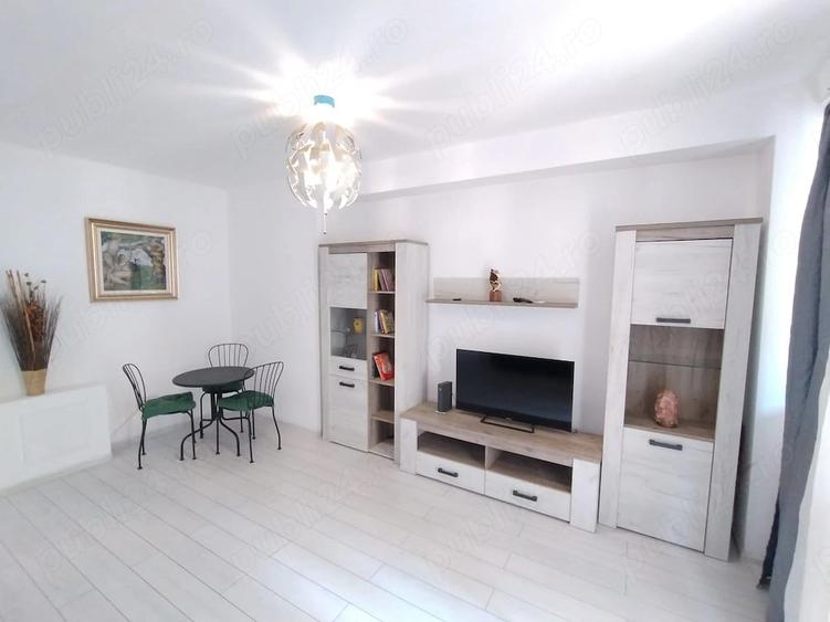 Apartament cu 2 camere semidecomandat în Roșu